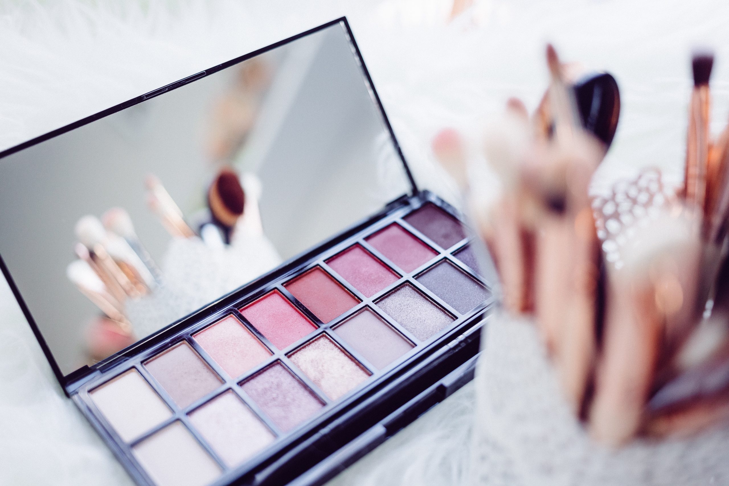 What You Need To Know About Makeup Machine Kit?